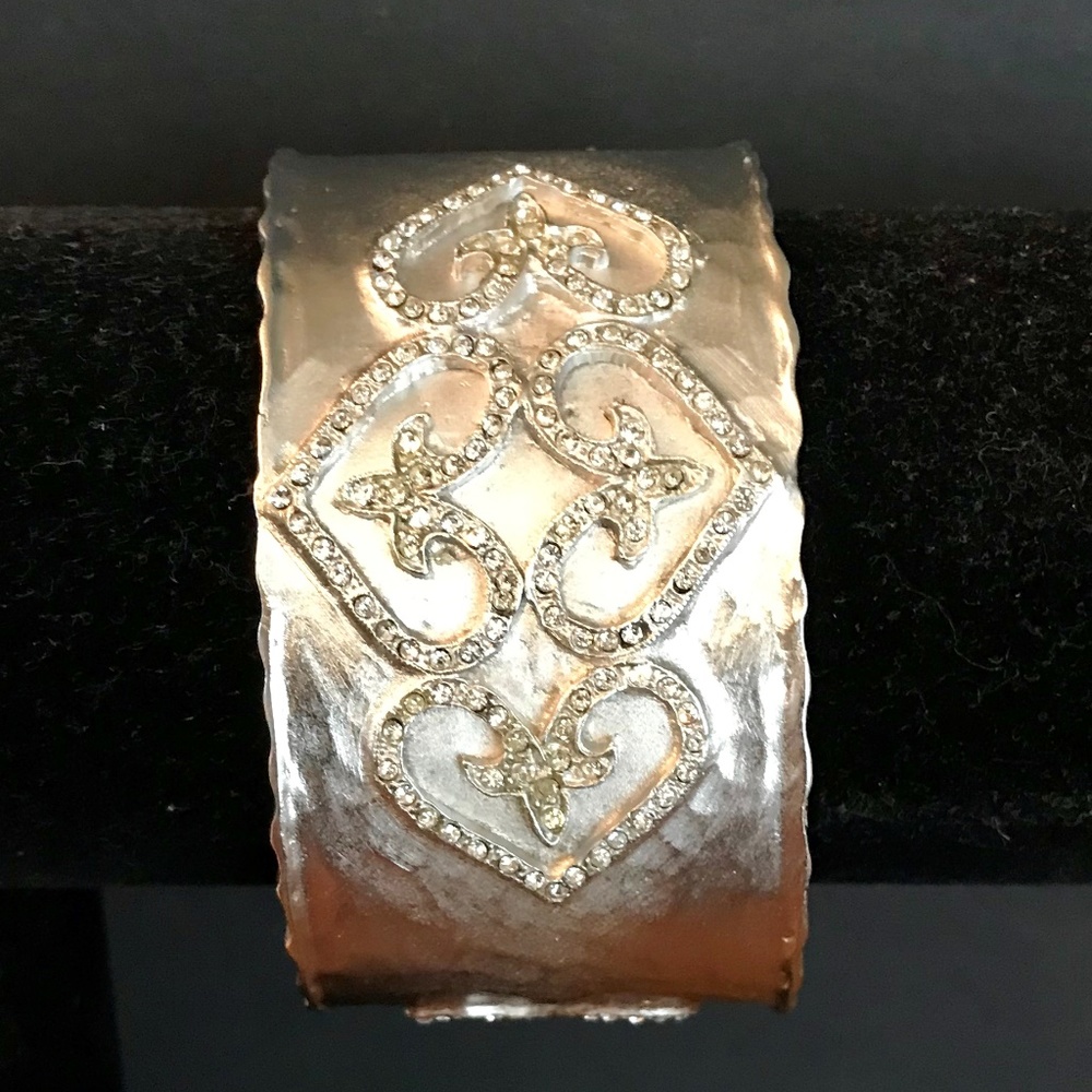 New  Silver Tone Hammered CZ Cross Design Cuff